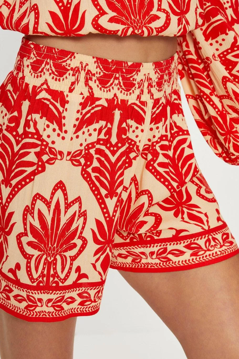 Oasis Crinkle Paisley Palm Beach Shorts Red Fashion