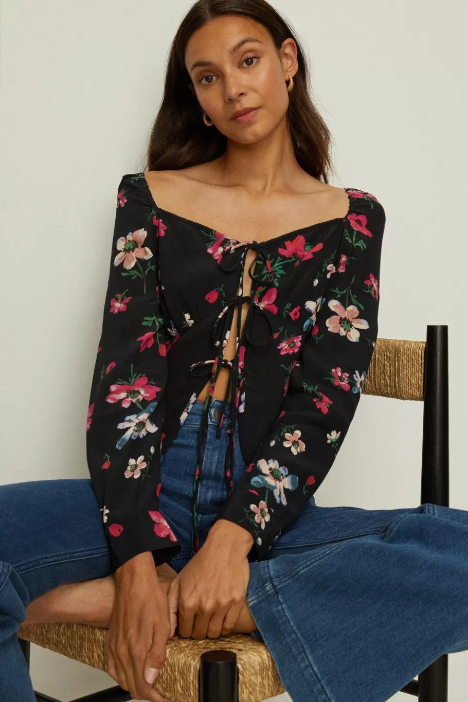 Oasis Floral Printed Tie Detail Top Black Best