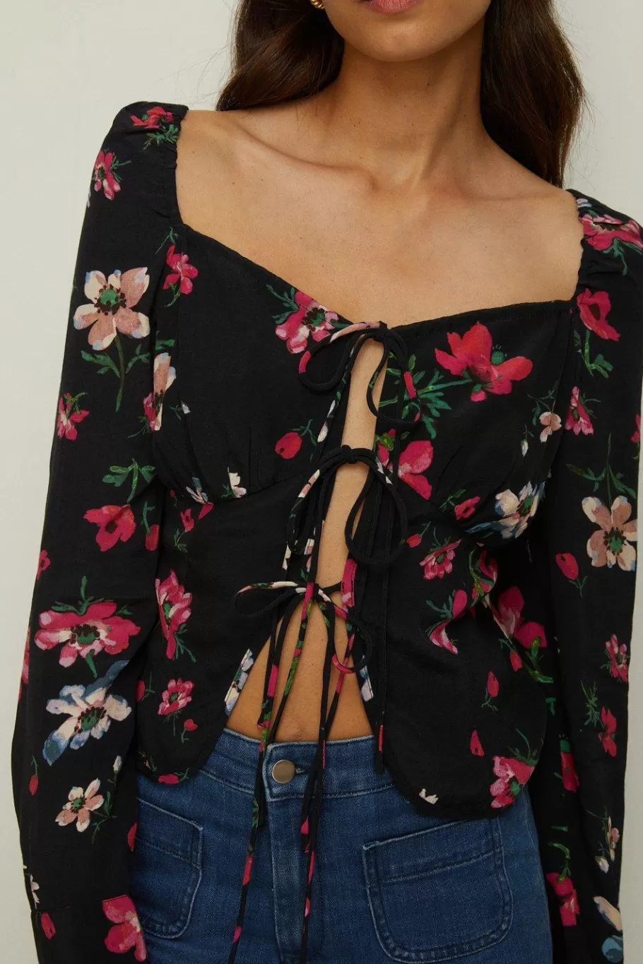 Oasis Floral Printed Tie Detail Top Black Best