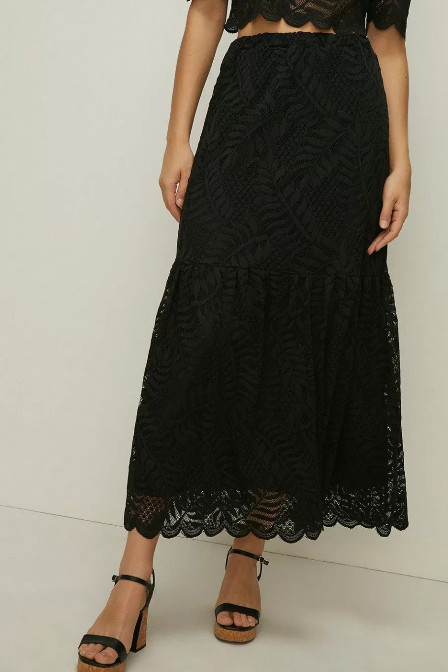 Oasis Lace Scalloped Hem Tiered Skirt Co-Ord Black Best Sale