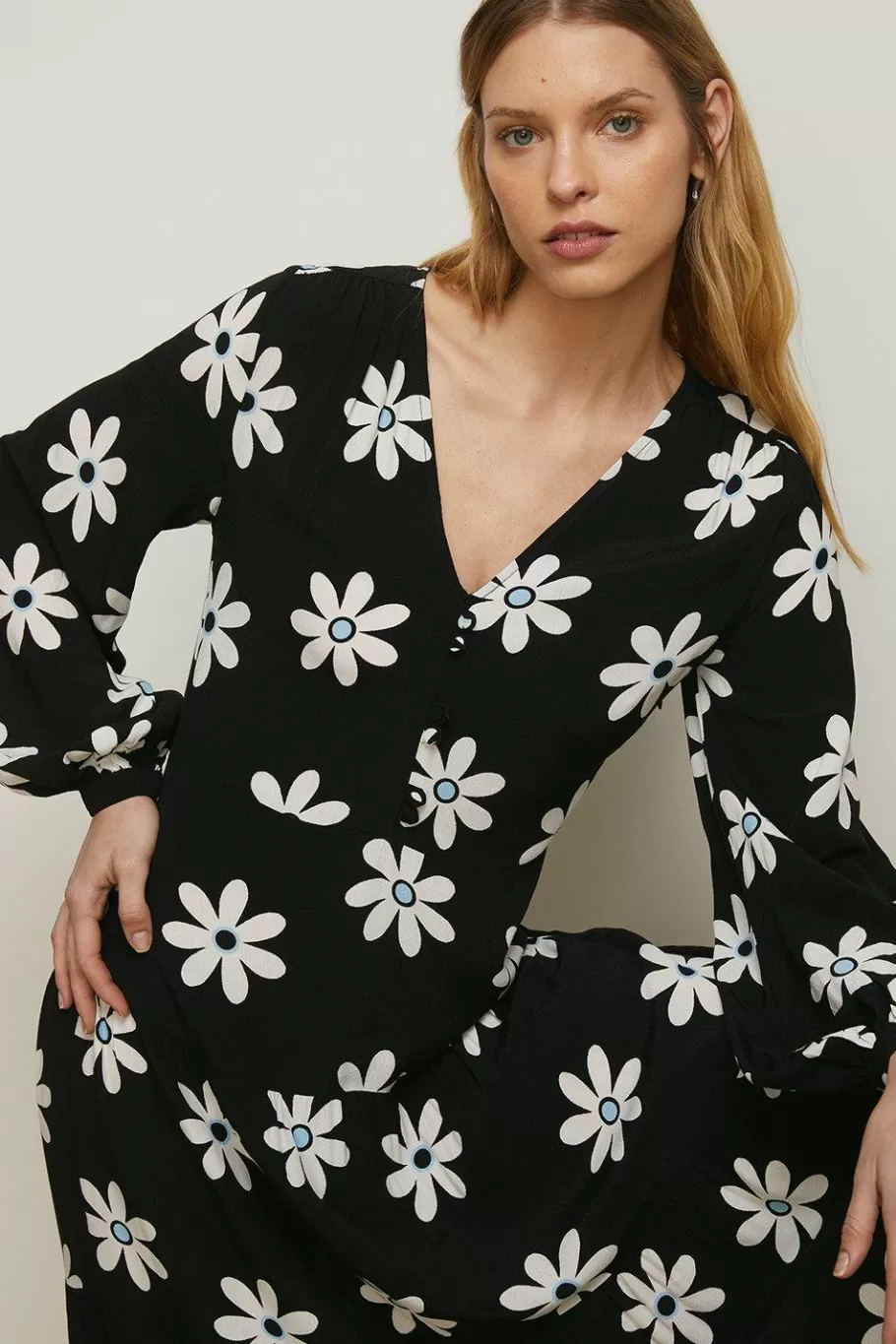 Oasis Large Daisy Tiered Midi Dress Black Cheap