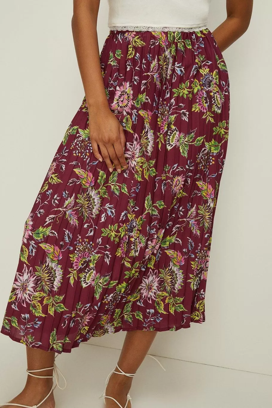 Oasis Petite Floral Printed Pleated Skirt Berry Clearance