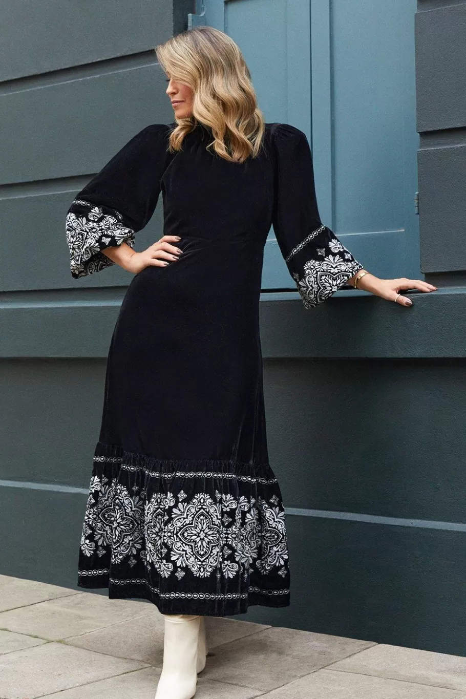 Oasis Rachel Stevens Embroidered Velvet Midi Dress Black Flash Sale